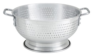 COLANDER-11 QT ALUMINUM W/BASE &amp; HANDLE