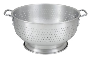 COLANDER-16 QT  ALUMINUM  W/BASE &amp; HANDLE